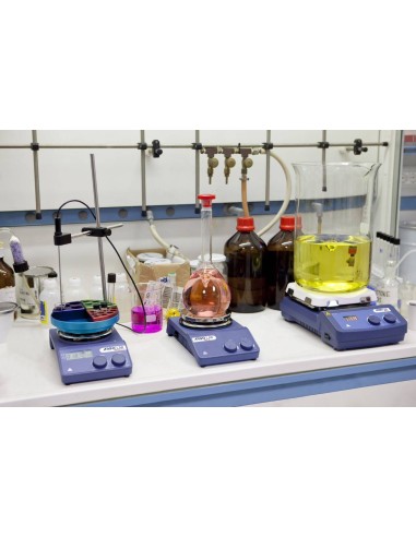 Agitatore M2-A ambientato in laboratorio