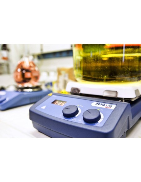 Agitatore magnetico digitale con piastra riscaldante in vetroceramica M3-D